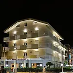Gran San Bernardo - - Fronte Mare Con Cucina 호텔 리치오네
