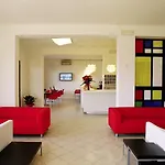 호텔 Gran San Bernardo - - Fronte Mare Con Cucina 3*