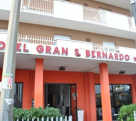 Gran San Bernardo - - Fronte Mare Con Ristorante 3* Riccione