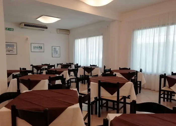 Gran San Bernardo - - Fronte Mare Con Cucina מלון 3*