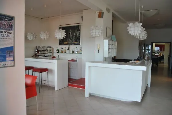 Gran San Bernardo - - Fronte Mare Con Cucina Отель 3*