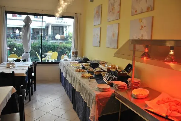 Gran San Bernardo - - Fronte Mare Con Cucina 3* Riccione