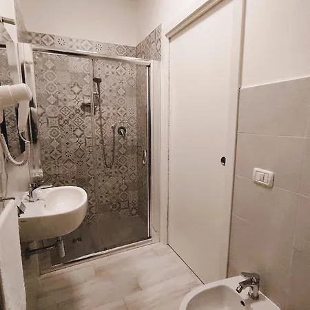 Gran San Bernardo - - Fronte Mare Con Ristorante Hotel