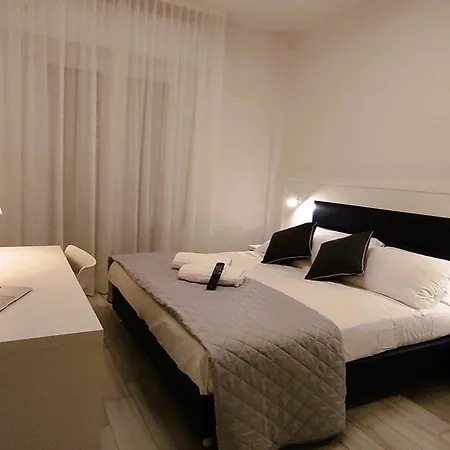 Hotel Gran San Bernardo - - Fronte Mare Con Cucina Riccione