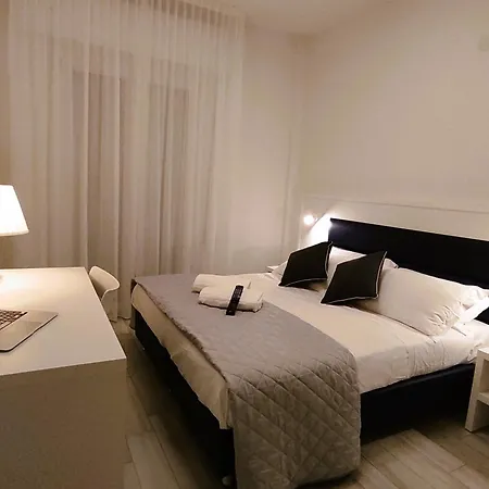 호텔 Gran San Bernardo - - Fronte Mare Con Ristorante 리치오네