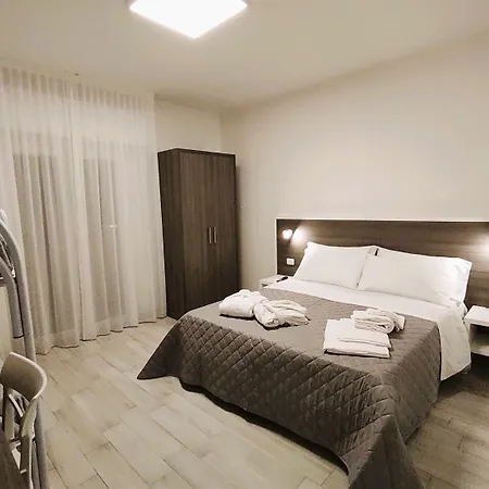 호텔 Gran San Bernardo - - Fronte Mare Con Ristorante
