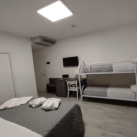 Gran San Bernardo - - Fronte Mare Con Cucina Hotel 3*