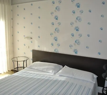 Gran San Bernardo - - Fronte Mare Con Ristorante 3*