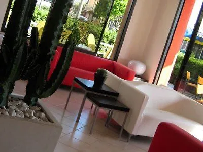 Отель Gran San Bernardo - - Fronte Mare Con Cucina 3*
