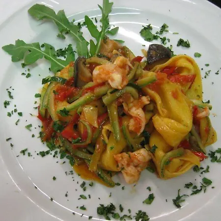 Gran San Bernardo - - Fronte Mare Con Ristorante 호텔 3*