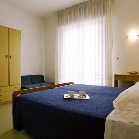 Gran San Bernardo - - Fronte Mare Con Cucina 3* Риччоне