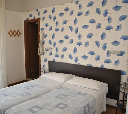 Gran San Bernardo - - Fronte Mare Con Ristorante 호텔