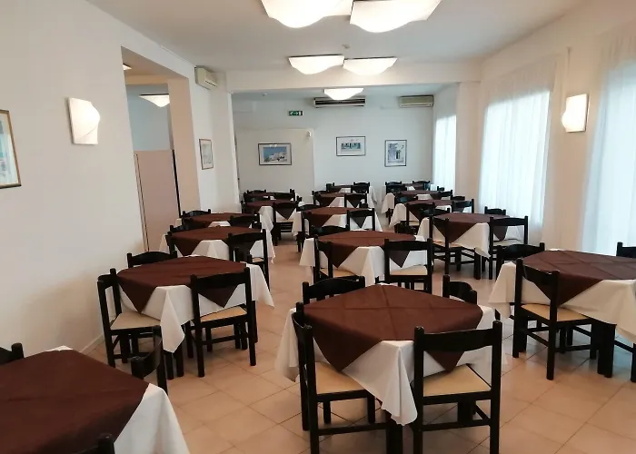 Gran San Bernardo - - Fronte Mare Con Cucina Риччоне