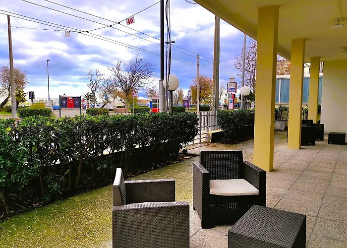 Gran San Bernardo - - Fronte Mare Con Cucina Riccione