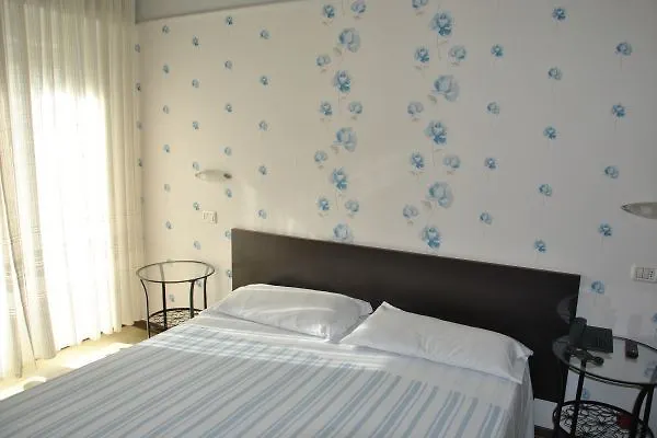 Gran San Bernardo - - Fronte Mare Con Cucina 3*